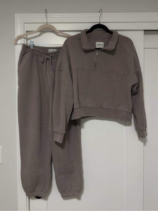 Abercrombie & Fitch Tops - Quarter-Zip Sweatshirt & Sweatpants Set